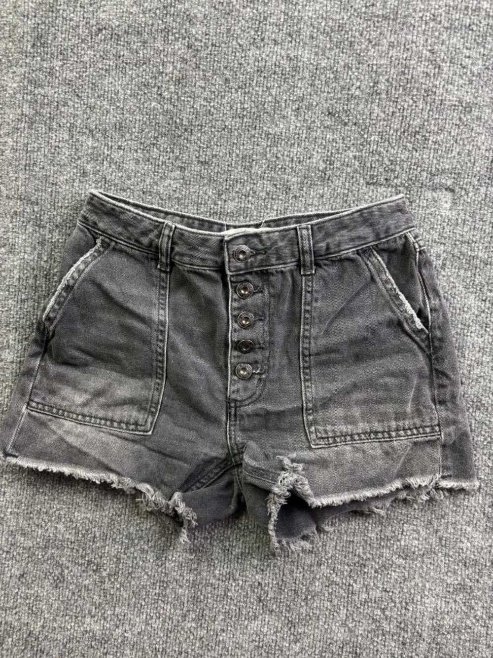 We The Free Shorts‎ Womens 25 Washed Gray Denim Cutoff Raw Hem Button Fly Buckle